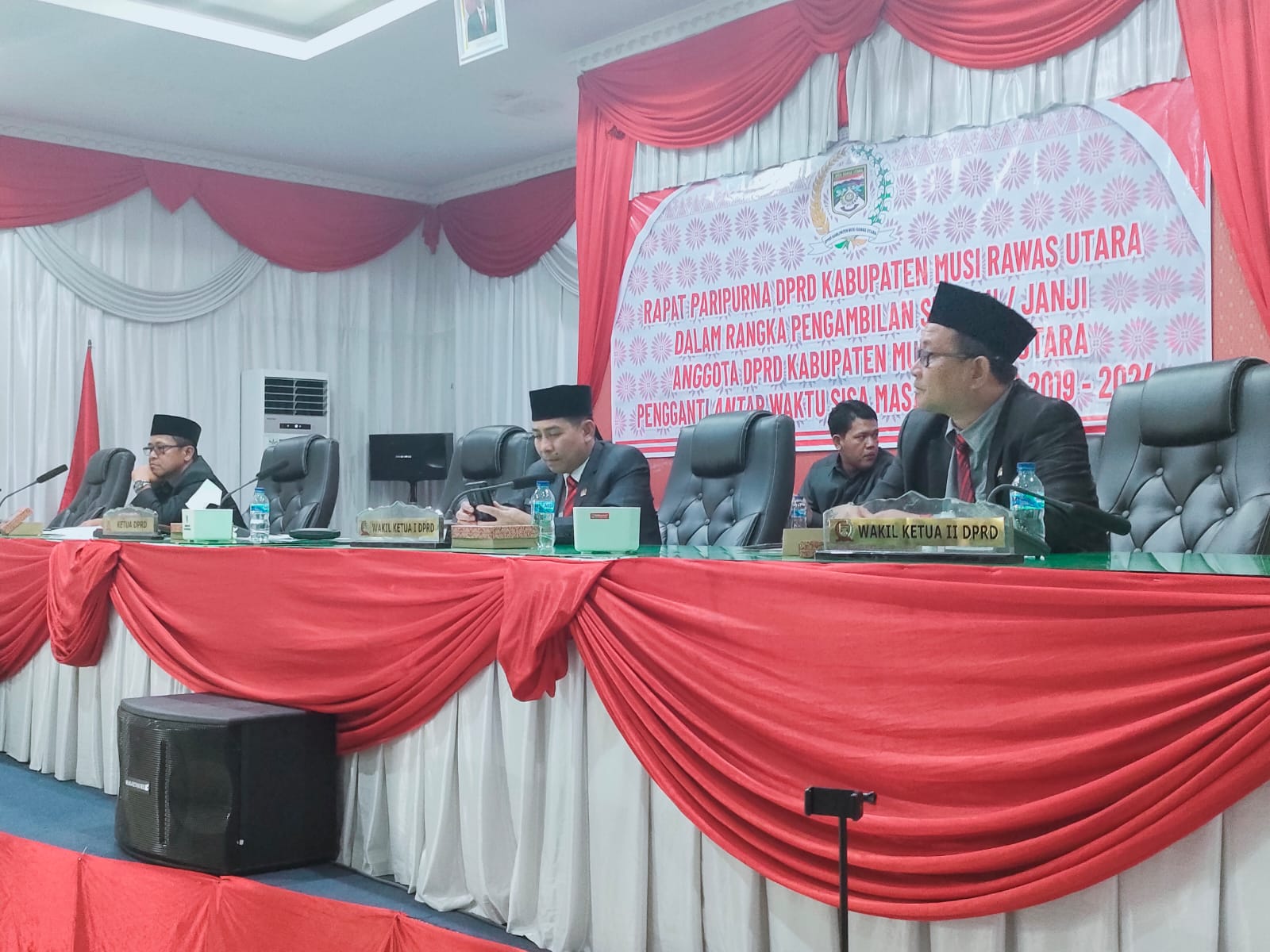 Ketua Dprd Efriansyah Lantik Iwansa Sebagai Paw Anggota Dprd Komisi I