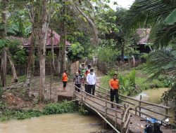 Plt Camat Sungai Keruh Tinjau Lokasi Banjir