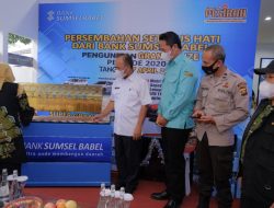 Sekda Apriyadi Serahkan Hadiah Pemenang Undian Tabungan Pesirah