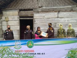 Memperingati HUT ADHYAKSA Ke-61 dan HUT IAD ke-21, (KEJARI) Adakan (BAKSOS) Bagikan Sembako Secara (DOOR TO DOOR)