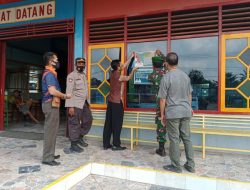Sisir Sosialisasi PPKM, Tempel Stiker di Warung dan Rumah Makan