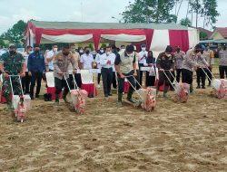 Launching Penanaman Jagung Sumsel Mandiri Pangan di Lahan Aspol Polres OKU Timur