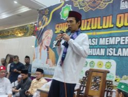 Bupati OKU Timur Hadiri Malam Nuzulul Qur’an di Masjid Agung At-Taqwa Gumawang