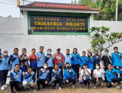 Hut HDKD Ke-77 Lasura Adakan Pembersihan Makam Pahlawan