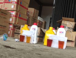 Ratusan Oli Diduga Palsu Beredar, Pemerintah dan Masyarakat Bayung Lincir Lakukan Sweeping