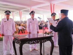 Tokoh Adat dan Warga Sungai Keruh Beri Tumpeng untuk Pj Bupati Apriyadi