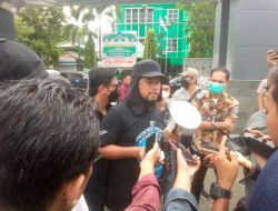 Tuntut Gubernur Sumsel dan Bupati OKU Timur, KAR Gruduk Kantor Pemprov Sumsel