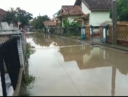 Jalan Jati Rahayu Timur Jadi Langganan Banjir di Musim Hujan