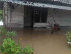Banjir Melanda OKU Timur di Hari Lebaran, 70 Rumah Terendam