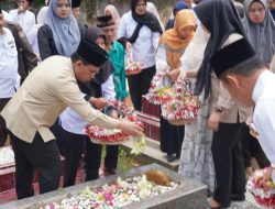 Peduli Perjuangan Korban Pemekaran, Bupati-Wabup Ziarah Ke Makam Pahlawan Muratara