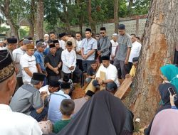 Pj Bupati Apriyadi Antar Langsung Mendiang Wakil Ketua Baznas Muba ke Pemakaman