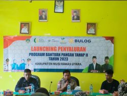 Bulog dan Sekda Elvandary Salurkan Bantuan Pangan Tahap II Ke (KPM) Muratara