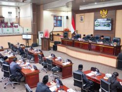 Pj Bupati Apriyadi Sampaikan Raperda APBD dan Nota Keuangan TA 2024