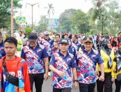 Meriah, Ribuan Warga Muba Jalan Sehat dan Senam Bareng Pj Bupati Apriyadi