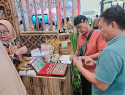 “Diserbu Pengunjung! Batu Akik Teratai & Ikan Pedo Muratara Laris Manis di AOE 2025”