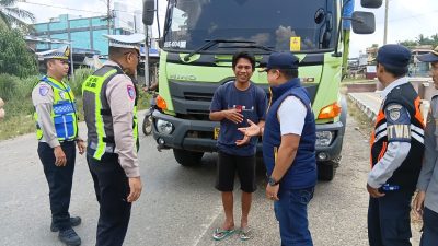 Dishub Muratara Putar Balik Truk Batu Bara yang Langgar Larangan Gubernur